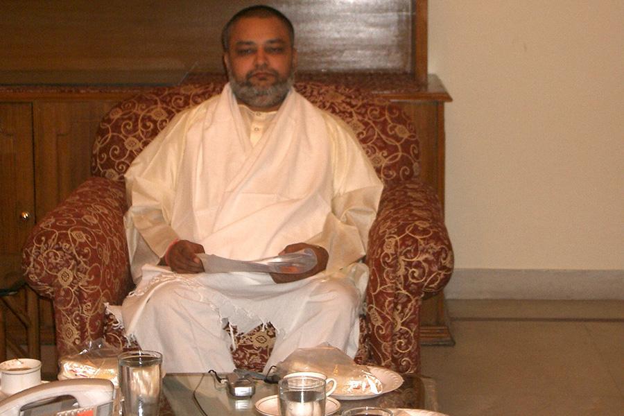 Brahmachari Girish Ji is attended Executive Committee meeting of Maharishi University of Management and Technology on behalf of Chancellor Maharishi Mahesh Yogi Ji at Delhi in April 2004